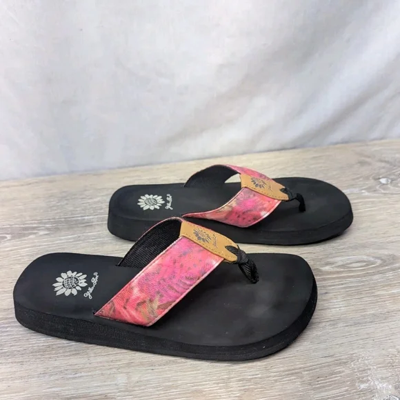Yellow Box Pink Patterned Thong Sandals with Black Soles - Picture 6 of 7